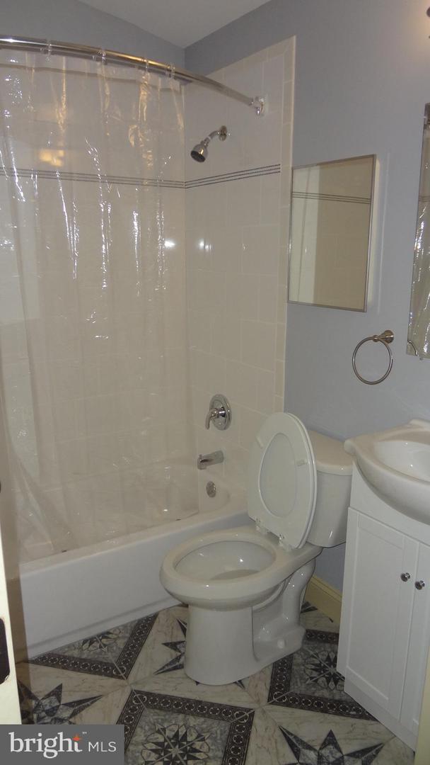 Foto del edificio - 767 Washington Blvd