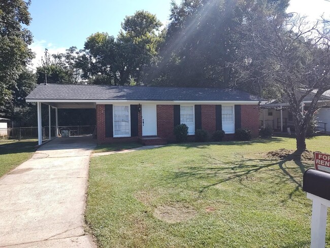 Building Photo - 307 Sarah Dr