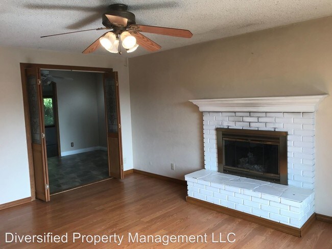 Building Photo - 4 br, 3 bath House - 3205 16th Av SE