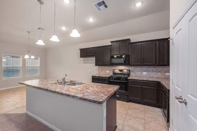 Foto del edificio - 12153 Goliad Ln