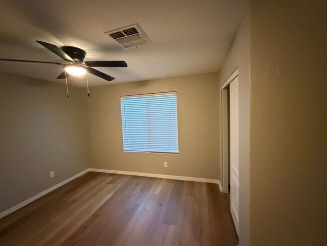 Foto del edificio - 37581 W Merced St