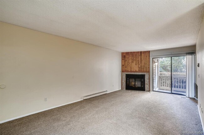 Foto del edificio - 14740 E Kentucky Dr