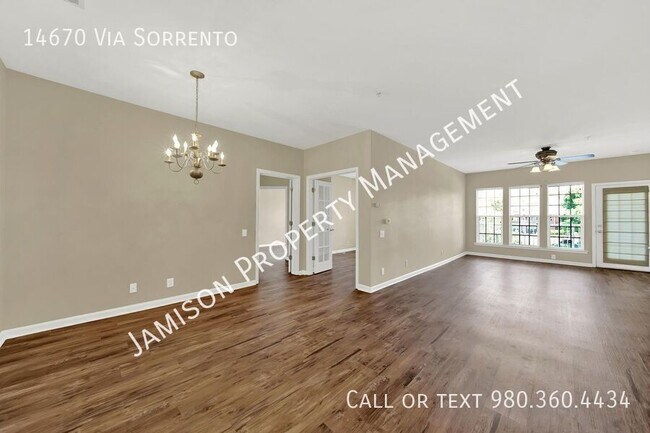 Building Photo - 14670 Via Sorrento Dr