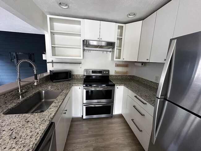 Foto del edificio - 1895 Alpine Ave.