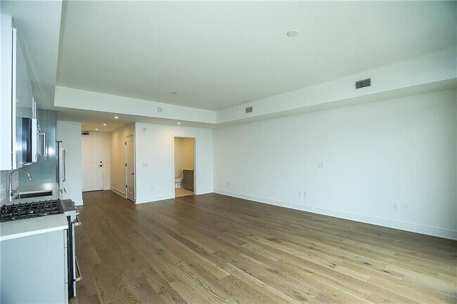 Building Photo - 788 West Marietta St NW