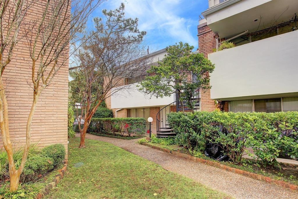 Foto principal - 513 S Post Oak Ln