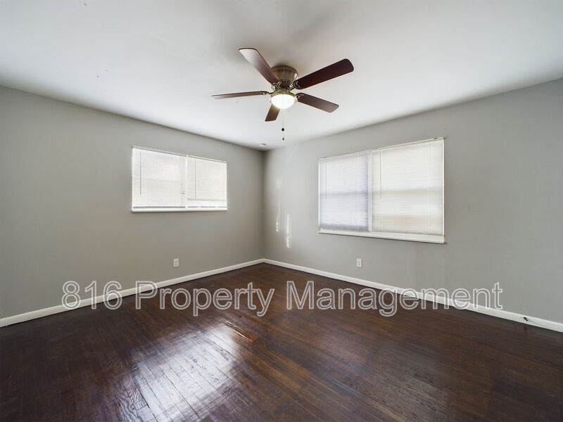 Foto principal - 3609-3611 E 69th St