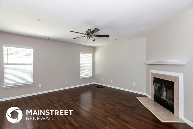 Building Photo - 8146 Chatham Oaks Dr
