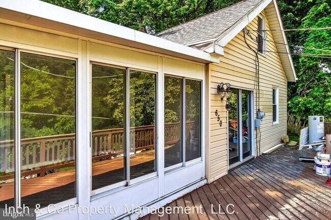 Building Photo - 3 br, 1.5 bath House - 650 Mohn Street