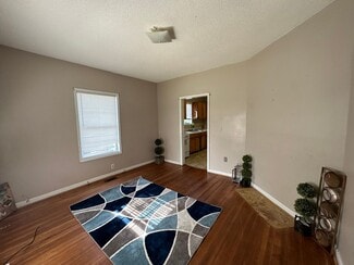 Building Photo - 208 N King St