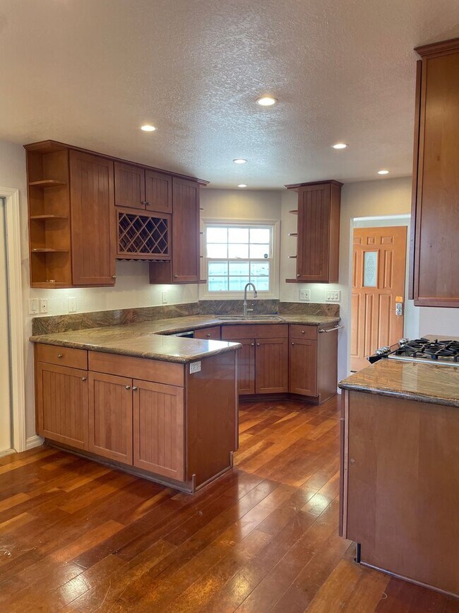 Building Photo - Updated Orcutt Home in Great Location Avai...