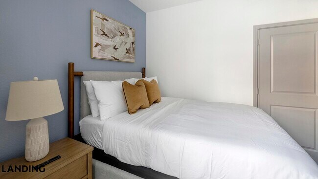 Foto del edificio - 1001 S Center St