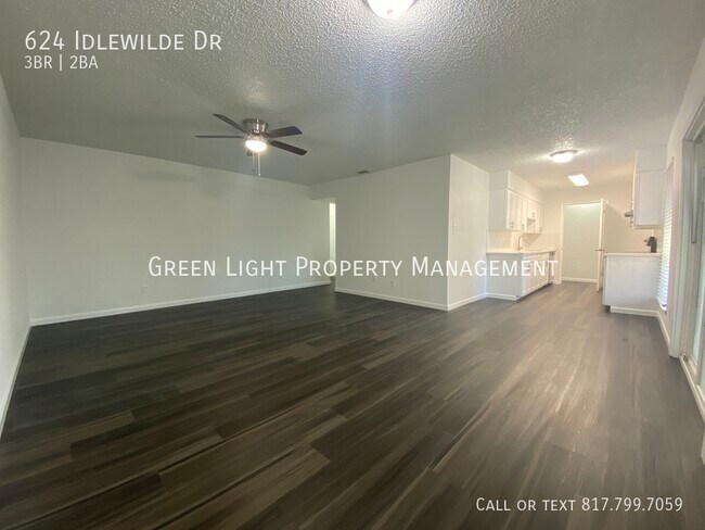 Building Photo - 624 Idlewilde Dr
