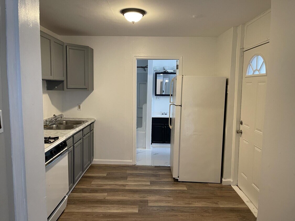 Primary Photo - Looking for a cozy and charming apartment ...