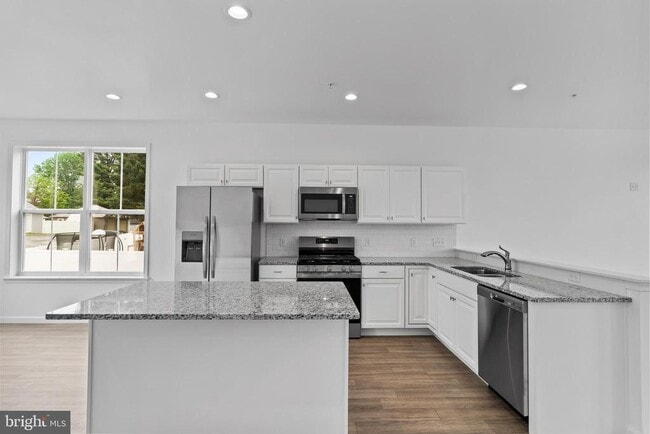 Building Photo - 37 S 19th St