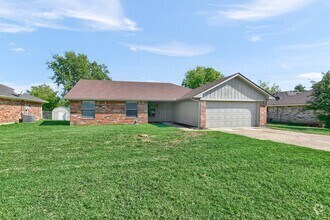 Building Photo - 3505 S Carolina Dr