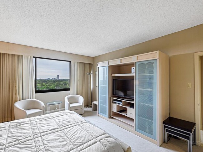 Foto del edificio - 49 Briar Hollow Ln