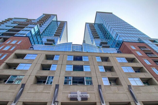 Building Photo - 1700 Bassett St