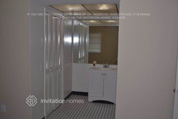 Foto del edificio - 6872 Grand Hickory Dr