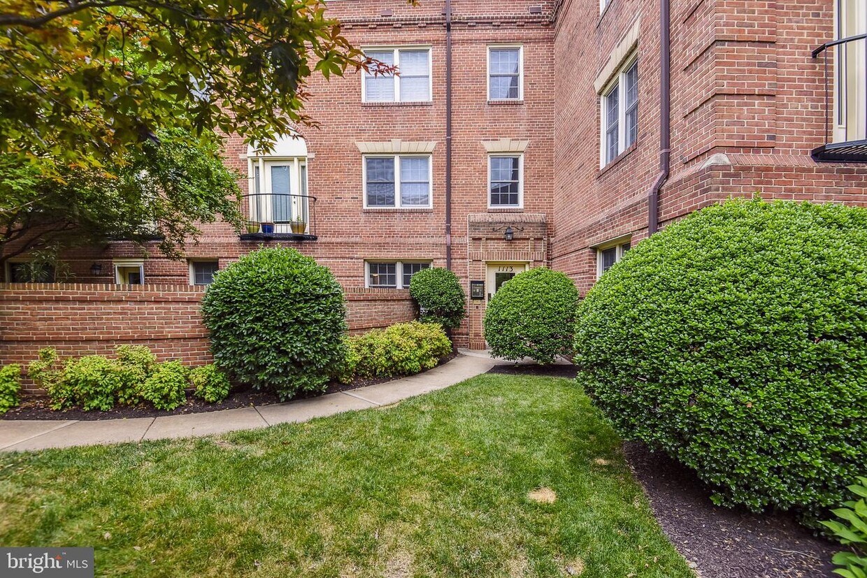 1113 N Pitt St Unit 1C, Alexandria, VA 22314 Apartment for Rent in