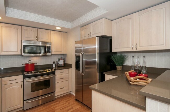 Kitchen - 11011 NE 12th St