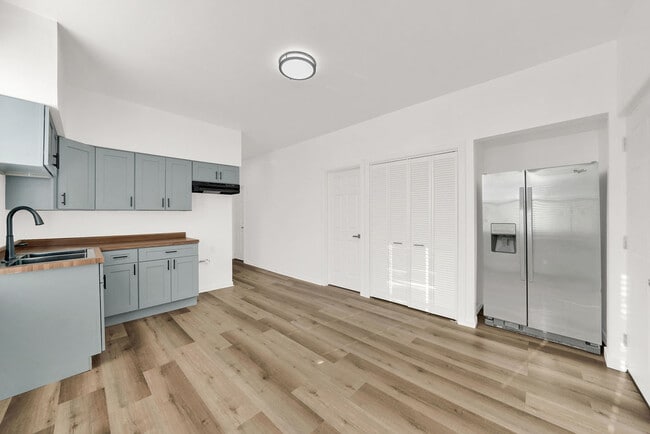 Building Photo - 3810 W 46th St