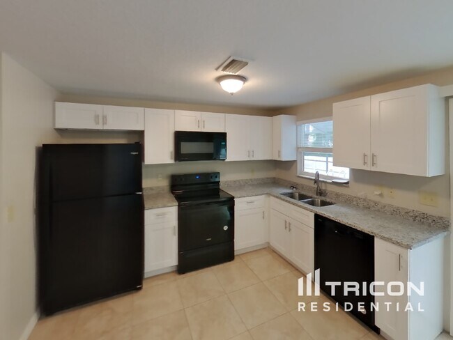 Building Photo - 626 Timber Bay Cir W