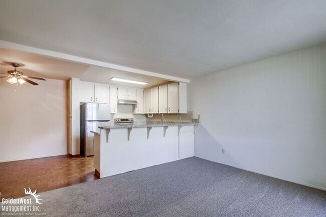 Foto del edificio - Cozy 2Bdm 1Ba Condo Located In Serra Mesa ...