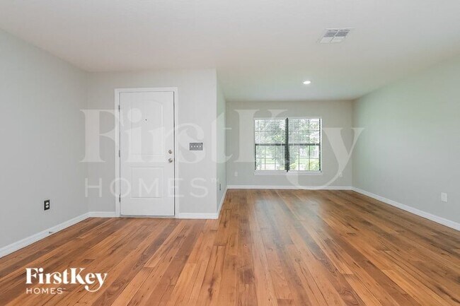 Foto del edificio - 11867 Thicket Wood Dr