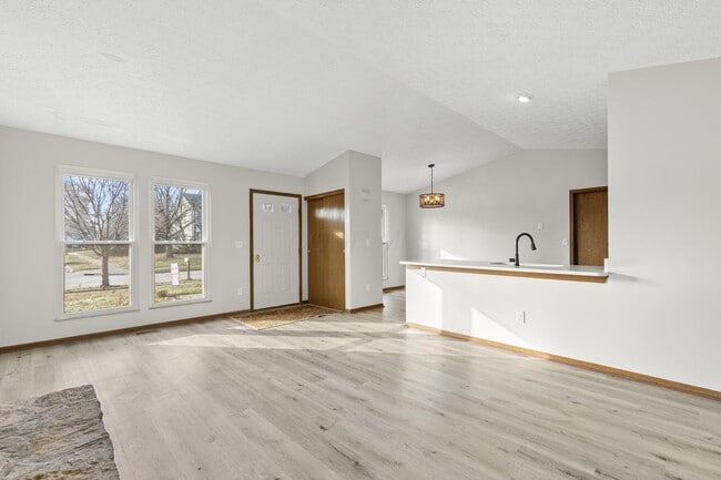 Foto del edificio - 1800 Weather Stone Ln