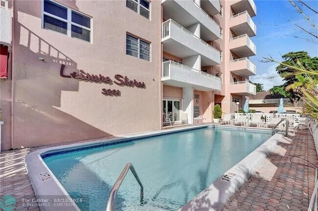 Foto del edificio - 3201 NE 14th St
