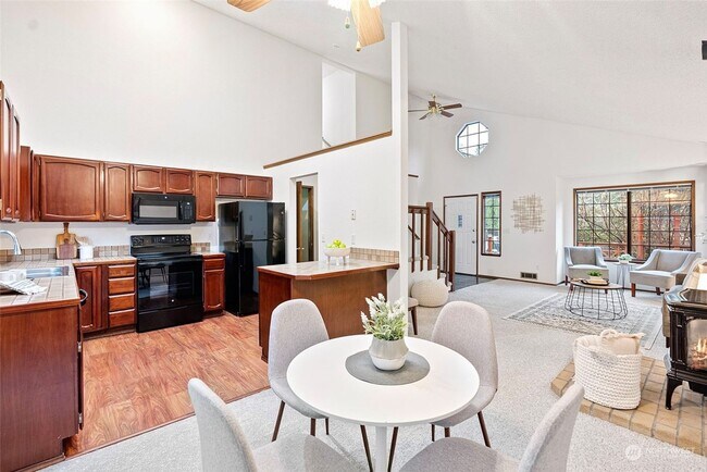 Building Photo - Lovely 3 Bedroom Gig Harbor Home