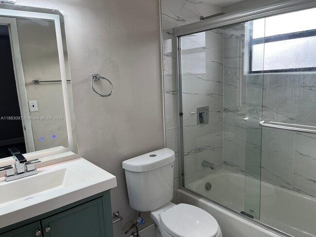 Foto del edificio - 3400 Foxcroft Rd
