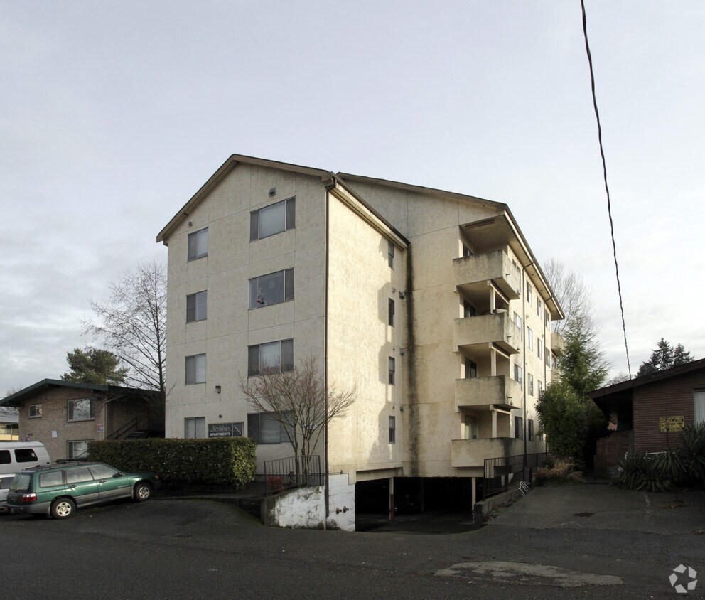 Primary Photo - Northlake Apartments