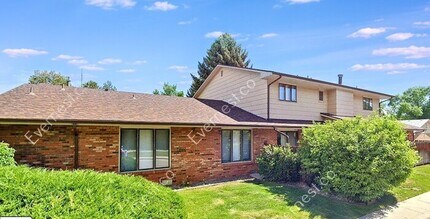Building Photo - 2608 Leisure Dr