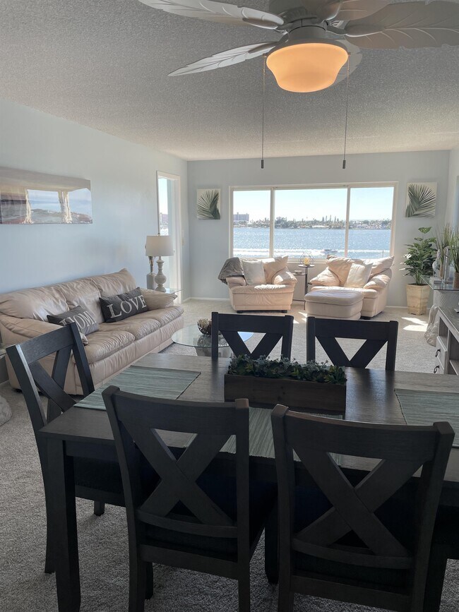 Foto del edificio - 4750 Cove Cir