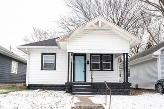 Building Photo - 729 N Bosart Ave