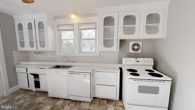 Building Photo - 214 Rutland Ave