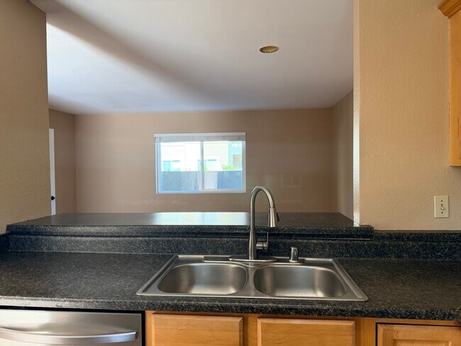 Building Photo - 7545 Charmant Dr