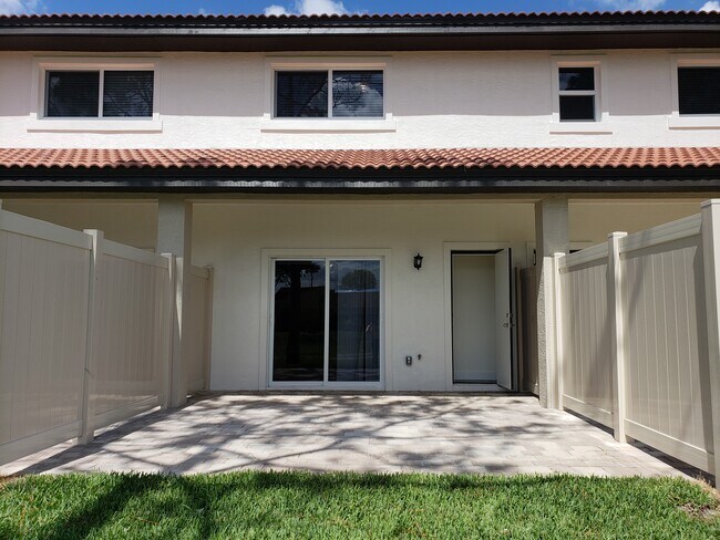 Building Photo - 26601 Robin Way