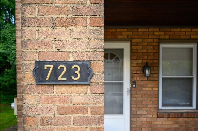 Foto del edificio - 723 Shade Ave