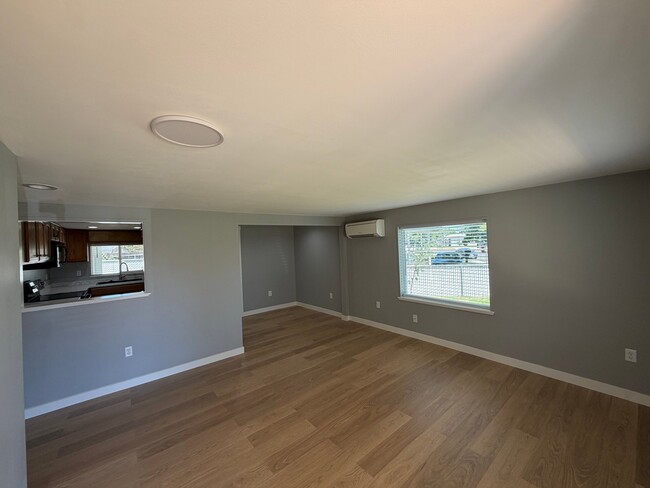 Building Photo - 809 Stanton Ave