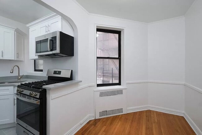 Foto del edificio - 55 E 190th St