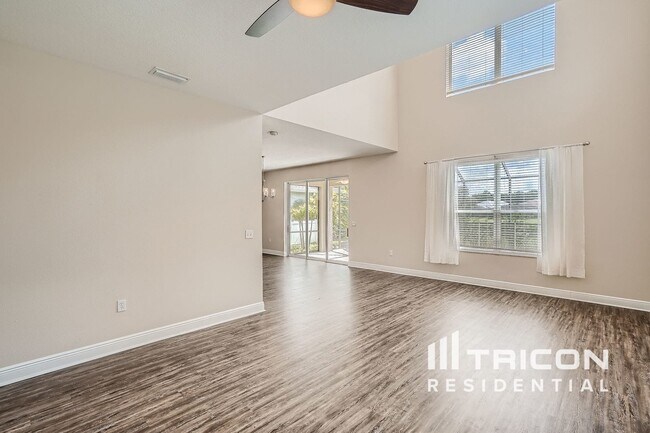 Foto del edificio - 6251 Blue Runner Ct