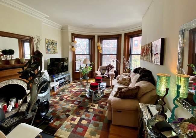 Building Photo - 456 Beacon St