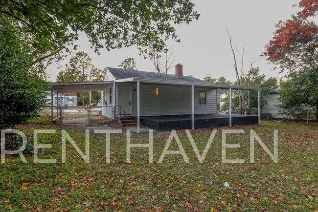 Building Photo - 2527 Sheraton Dr