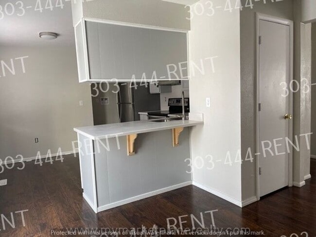 Building Photo - Completely remodeled! Nice 3 bedroom duplex!