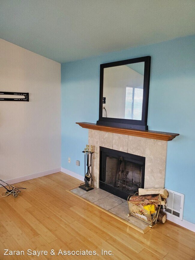 Building Photo - 1 br, 1 bath House - 28610 16th Ave S. #404