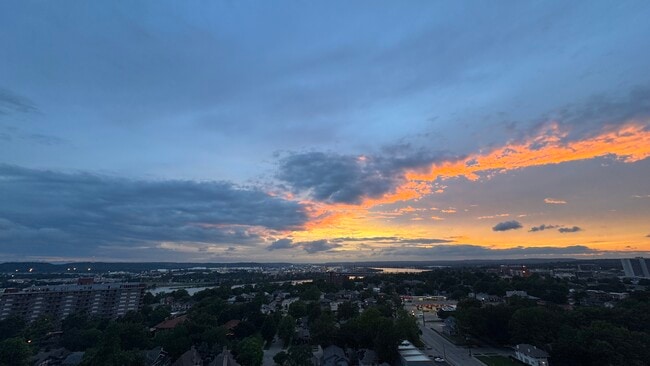 Sunset views from balcony. - 1502 S Boulder Ave