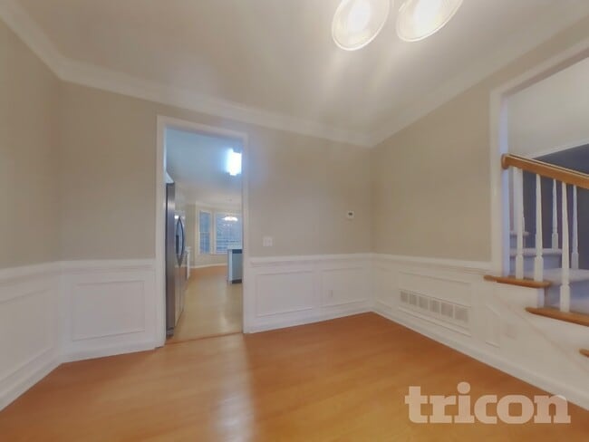 Building Photo - 1538 Fallen Leaf Dr SW